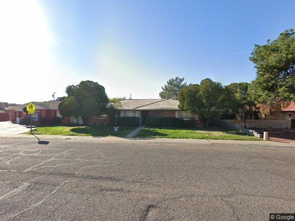 1515 W Whitton Ave Phoenix, AZ, 85015 $439,900 4 BEDS/ 2 BATH SQFT 2,444 Built in 1953
